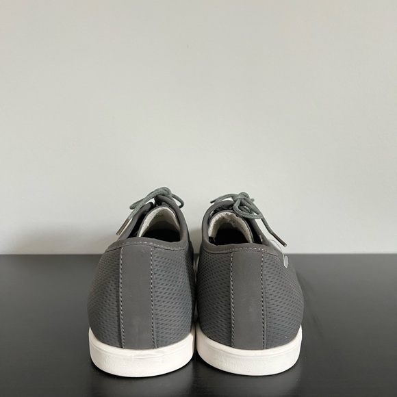 Steve Madden Stylish Gray Men's Casual Shoes Size 9 - NWOT - Picture 4 of 7